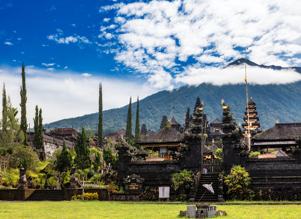 4 Tempat Wisata Pura di Bali Paling Instagramable